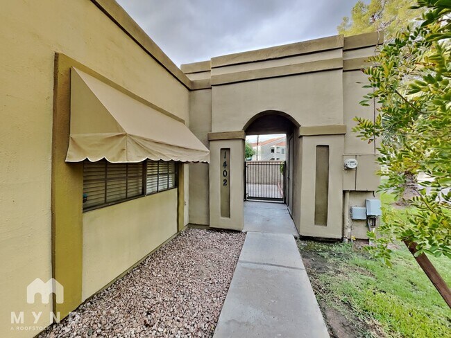 Building Photo - 1402 La Jolla Dr