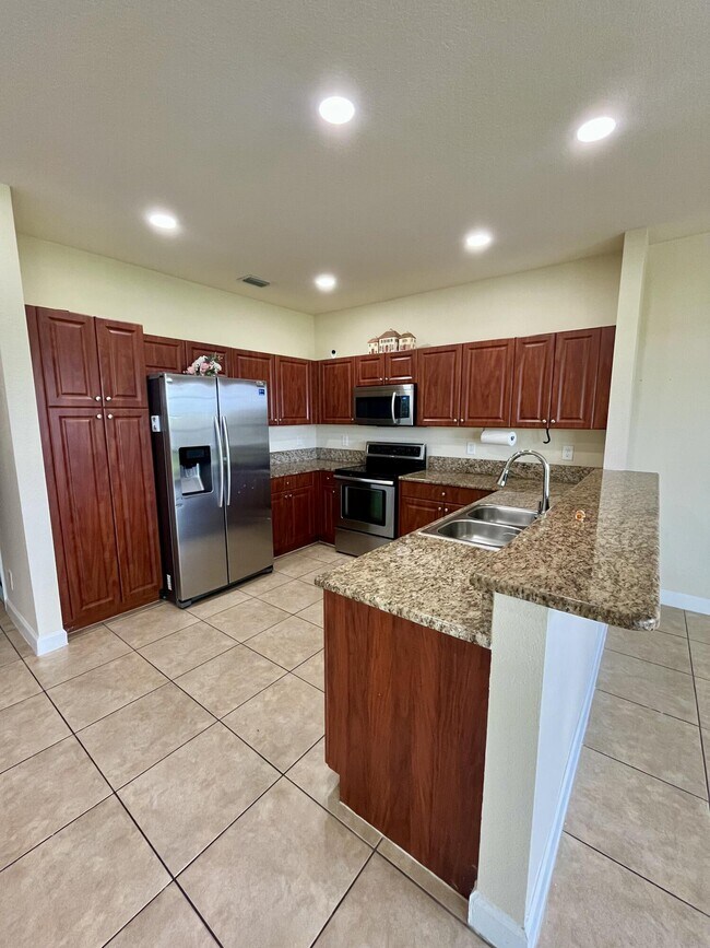 Building Photo - 3161 NW 33rd St