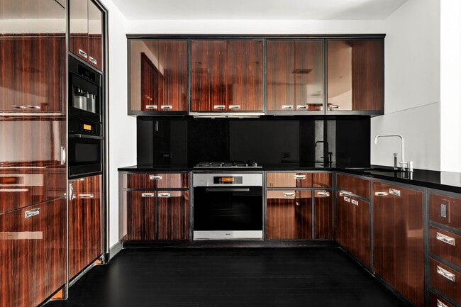 Foto del edificio - 157 W 57th St