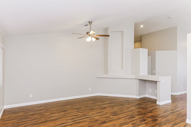 Foto del edificio - 828 Dulce Fountain Way