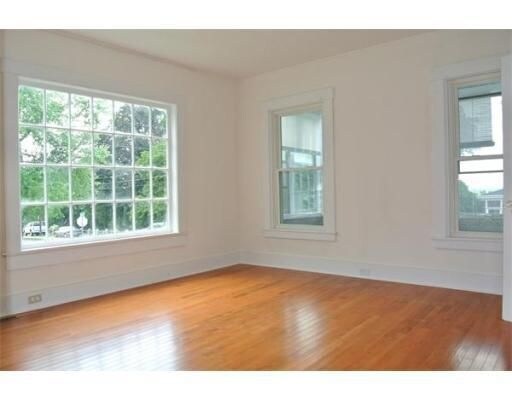 Living Room - 85 Beacon St