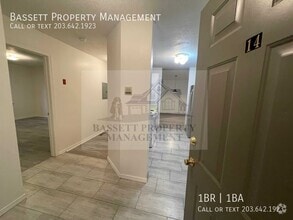 Building Photo - 30 Stoneycrest Dr