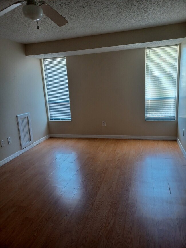 Foto del edificio - 1715 9th St W