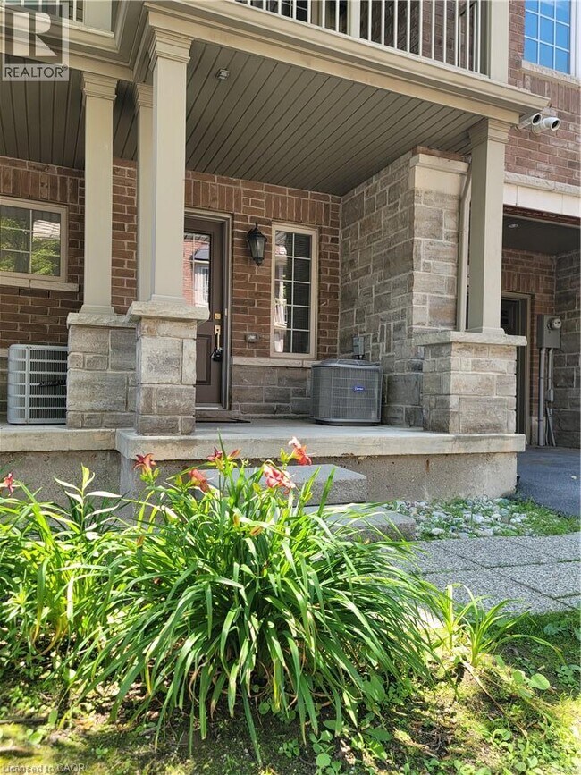 Photo du bâtiment - 1401 Plains Rd E