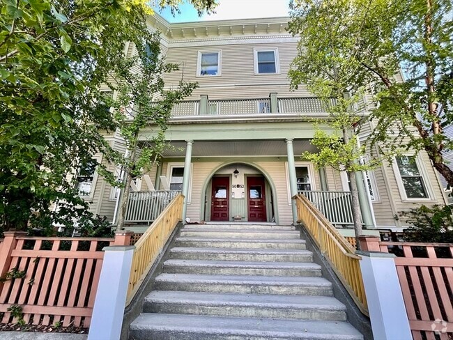 Building Photo - 51 Beacon St
