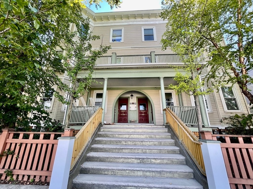 Primary Photo - 51 Beacon St