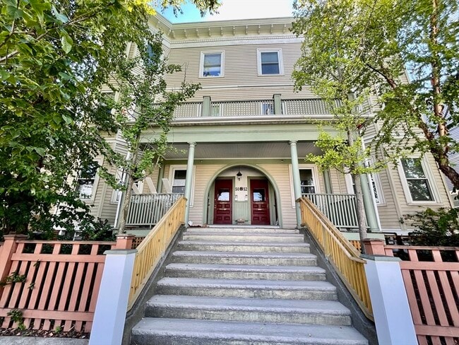 Building Photo - 51 Beacon St