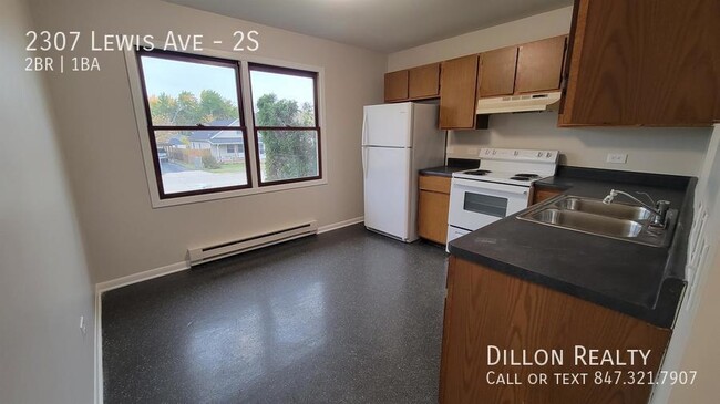 Building Photo - 2307 Lewis Ave