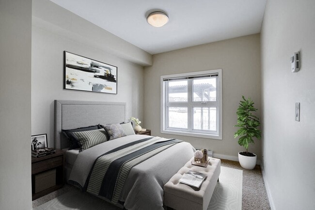 Building Photo - Tamarack Pointe