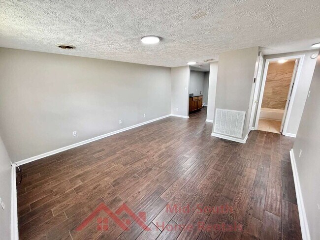 Building Photo - 225 N Tipton St