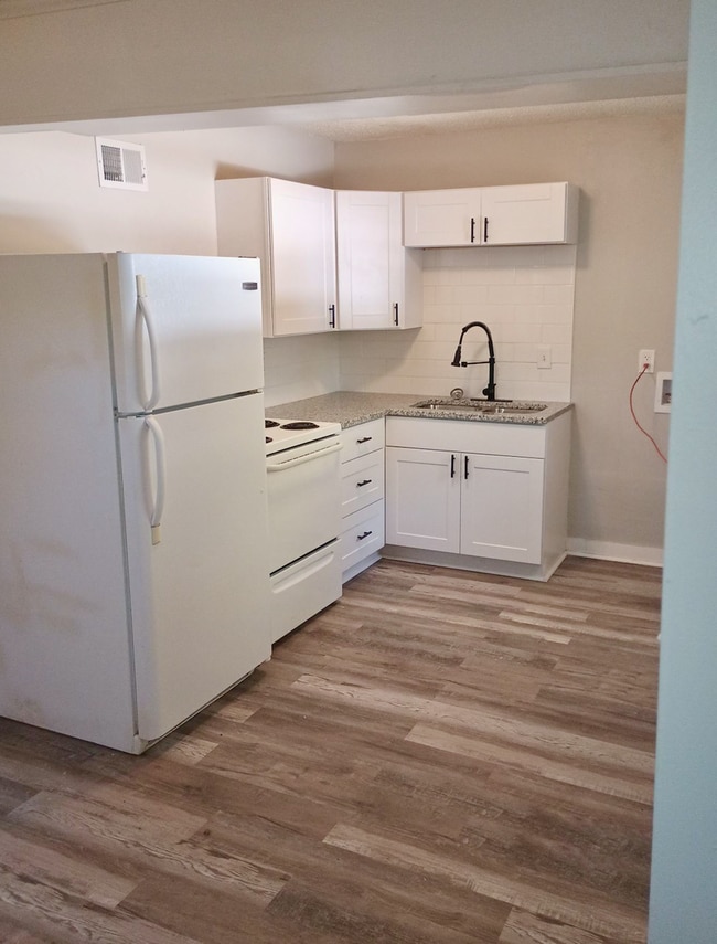 Building Photo - Grandview 2-Bed/1-Bath Duplex – Coming Soon