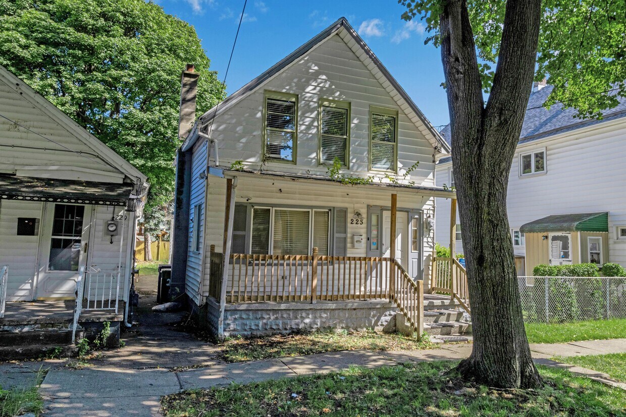 Primary Photo - 225 Alabama St