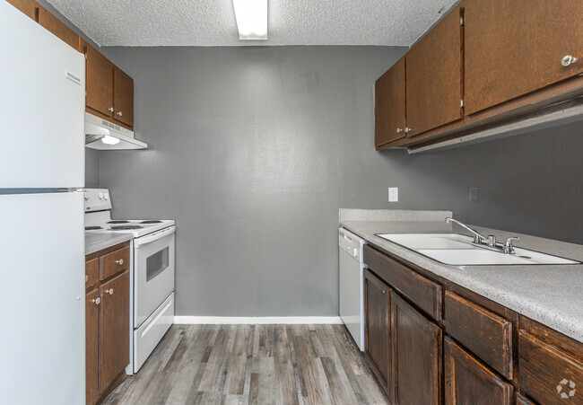 2BR, 2BA - 1056SF Kitchen - Wildewood