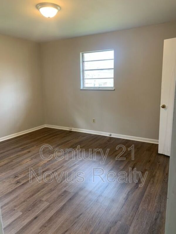 Foto del edificio - 817 Stewart St