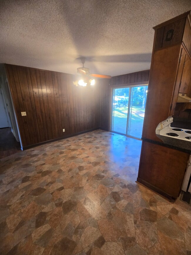 Foto del edificio - 2990 Shadeland Cir