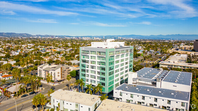 Exterior - Pier Pointe Condos