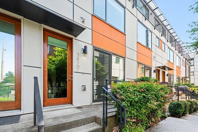 Foto del edificio - 3810 California Ave SW