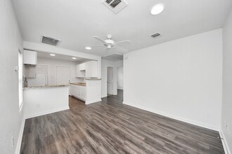 Building Photo - 233 N Carolina St