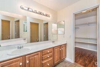 Building Photo - 992 Leadville Meadows Dr