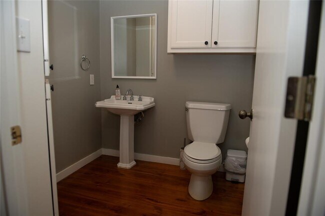 Building Photo - 104 Center Cove III Loop