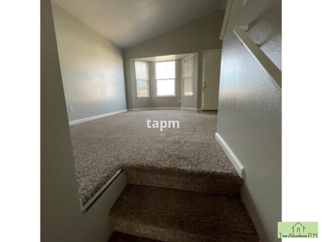 Foto del edificio - Nice &amp; Cozy 3 bedroom Home