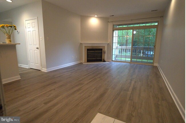 Building Photo - 5909 Barbados Pl