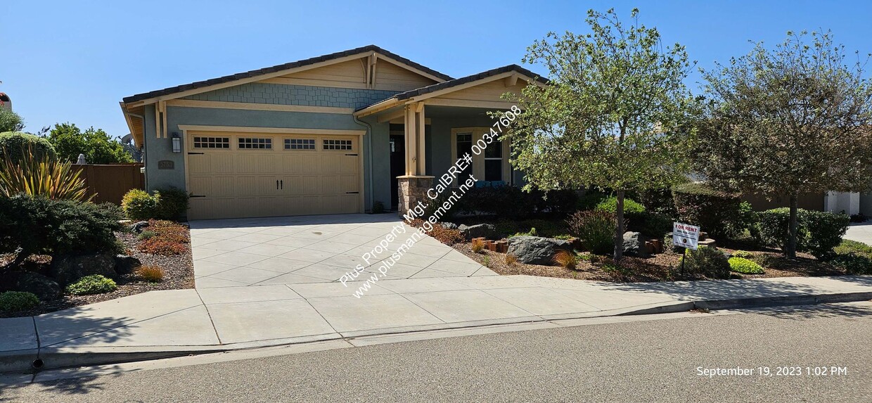 Foto principal - Beautiful Newer Rice Ranch Single Story Ho...