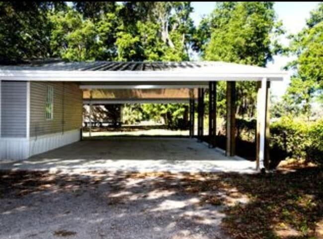 Building Photo - Country living charmer!