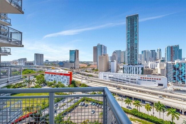Building Photo - 350 S Miami Ave