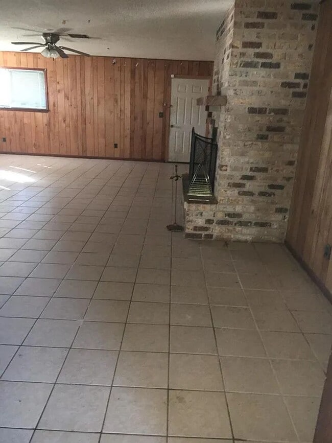 Foto del edificio - 3725 W Lynwood Dr