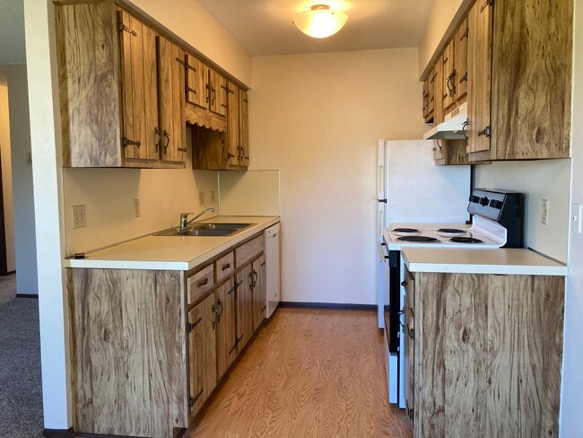 Kitchen - 27015 Heatherford Dr