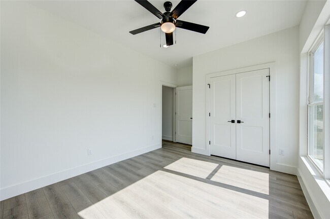 Foto del edificio - 3639 Rebecca St