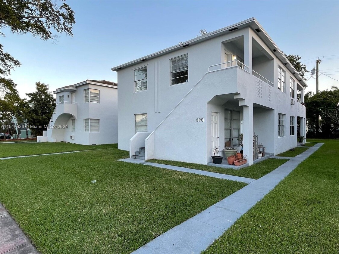 Primary Photo - 1794 Normandy Dr