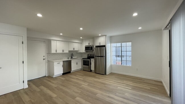 Building Photo - 7032 Remmet Ave