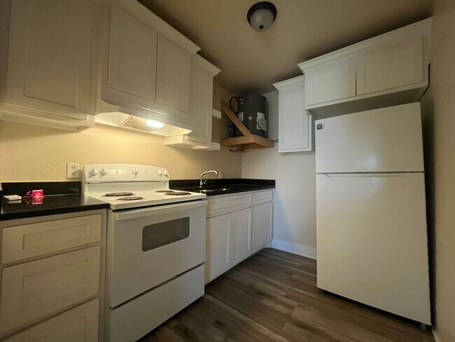 Foto del edificio - South Side Two Bedroom One Bath with Elect...