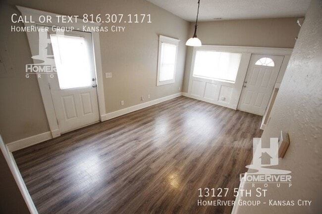 Building Photo - 13127 5th St