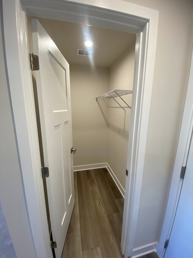 Foto del edificio - 16427 Fife Wy