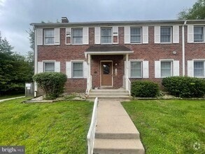 Building Photo - 50 Brainerd St