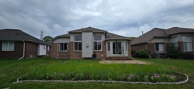 Foto del edificio - 40184 Long Horn Dr