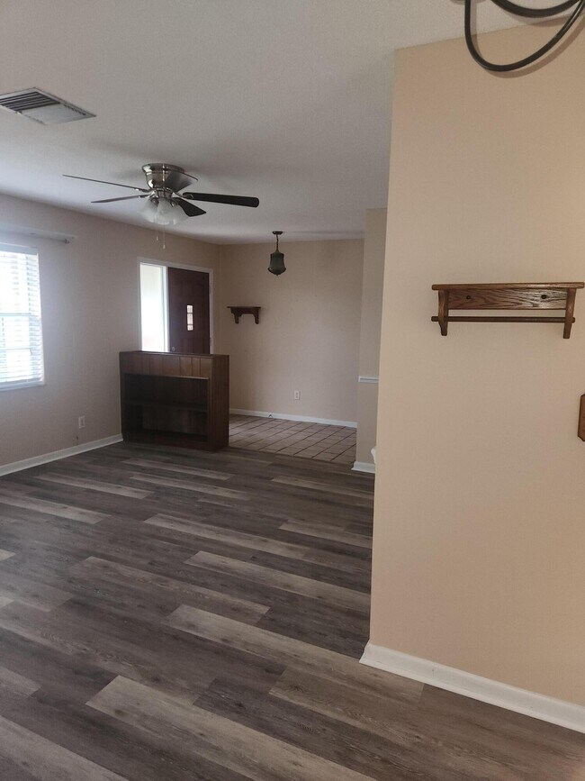 Building Photo - 430 Highland Terrace