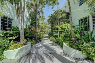 Building Photo - 1571 Pennsylvania Ave