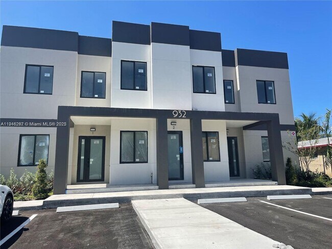 Foto del edificio - 932 SW 10th St