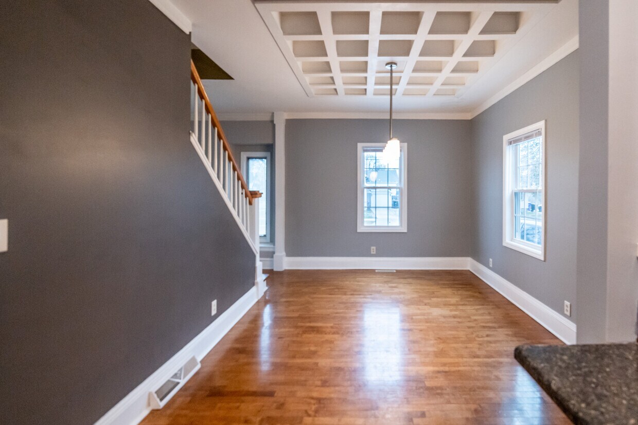 1424 N Division St, Appleton, WI 54911 House Rental in Appleton, WI