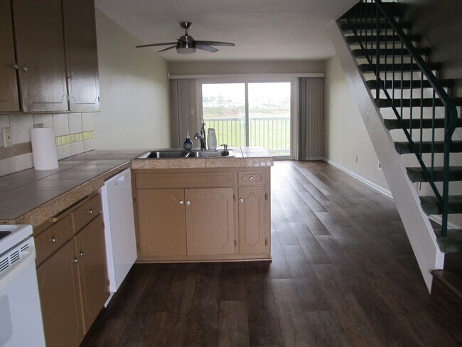 Foto del edificio - Condo by the beach