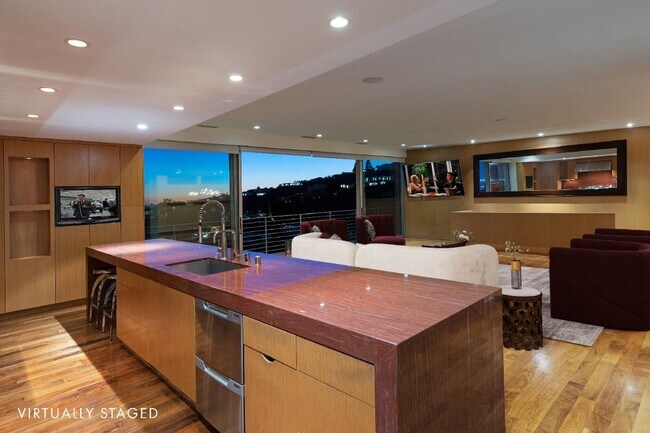 Foto del edificio - 8825 Hollywood Blvd