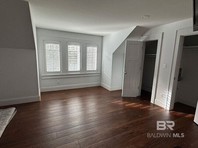 Foto del edificio - 111 Magnolia Ave