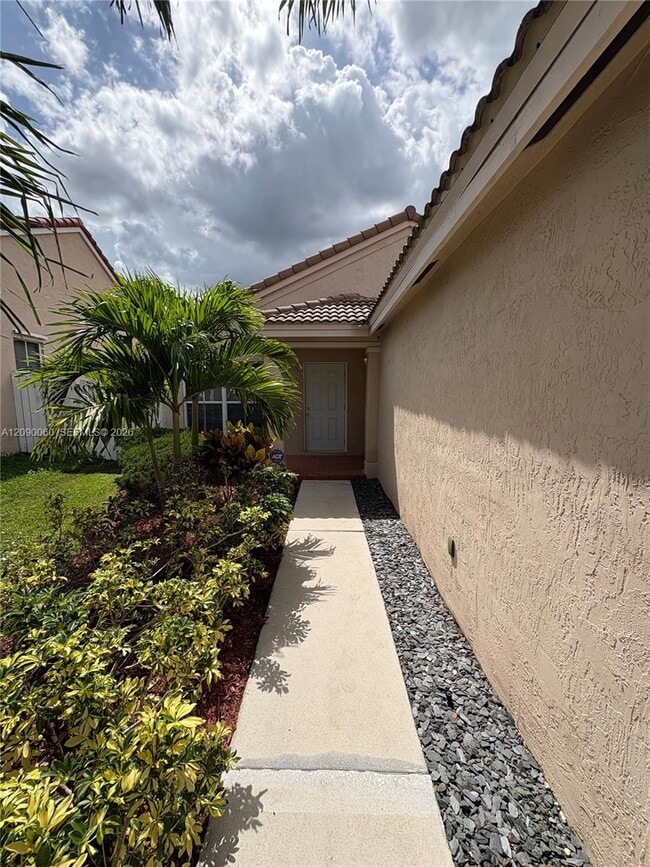 Building Photo - 751 Sand Creek Cir