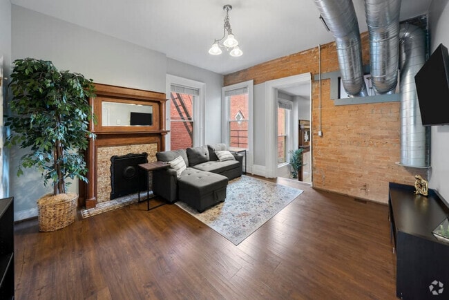 Building Photo - 835 Dayton St