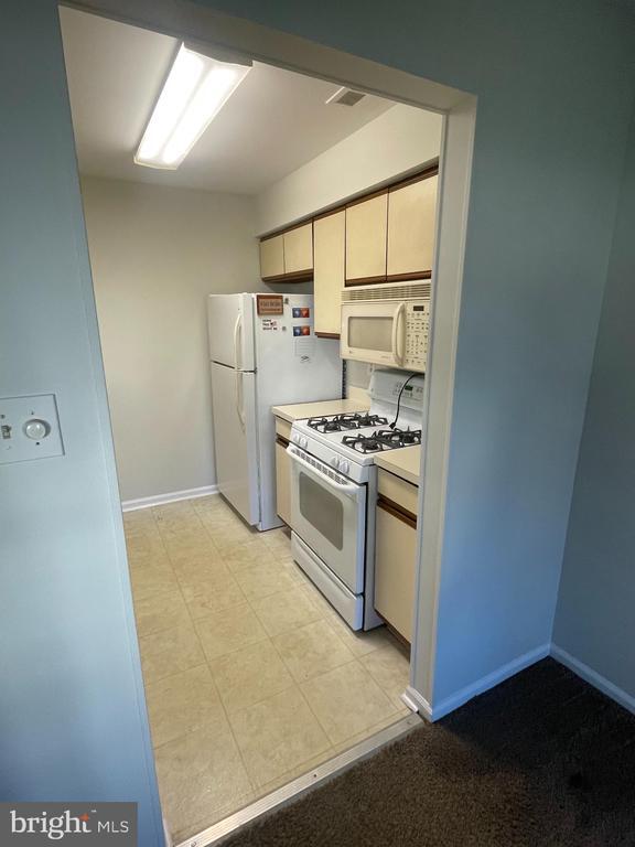 Foto del edificio - 230 Loring Ct