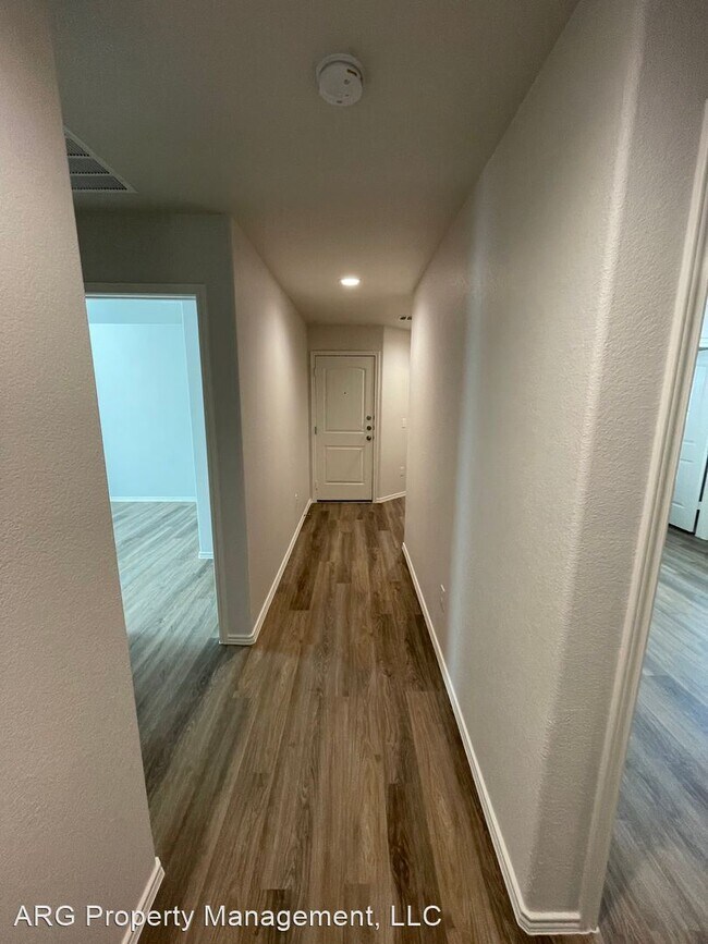 Building Photo - 4 br, 2 bath House - 10470 Red Orchid Drive